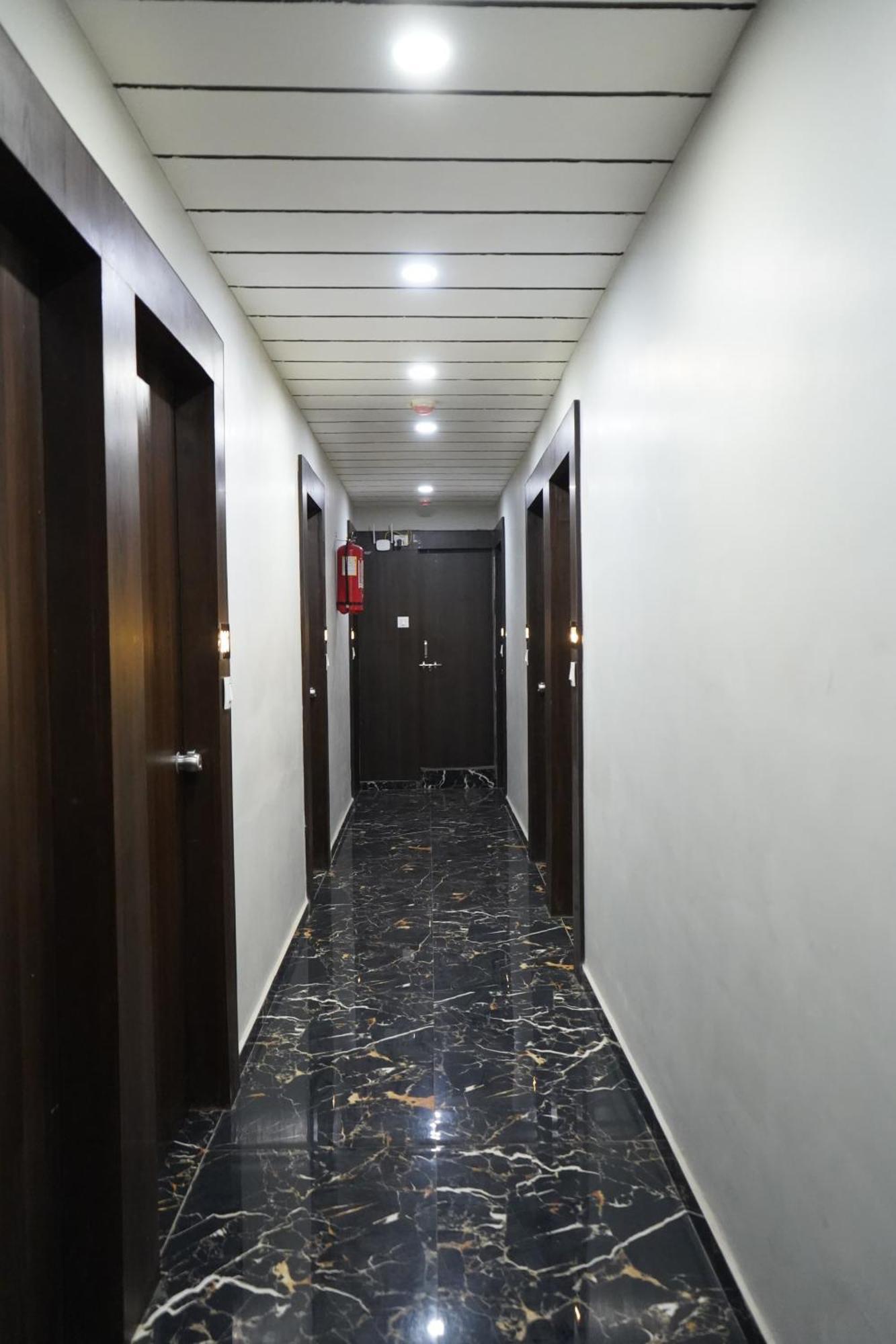 Hotel Pr Villa Gandhinagar Exterior foto